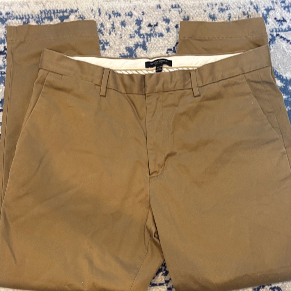 Banana Republic Men's Khaki Chinos